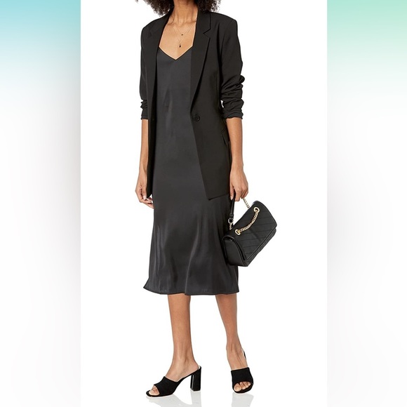 Slip dress 🖤​ - Picture 4 of 6